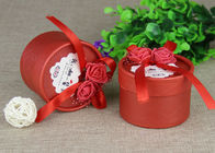 Latas de empaquetado rojas redondas de la caja de cartón de la cinta que empaquetan para casarse el empaquetado del caramelo