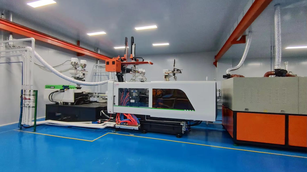 Guangzhou Huihua Packaging Products Co,.LTD línea de producción del fabricante