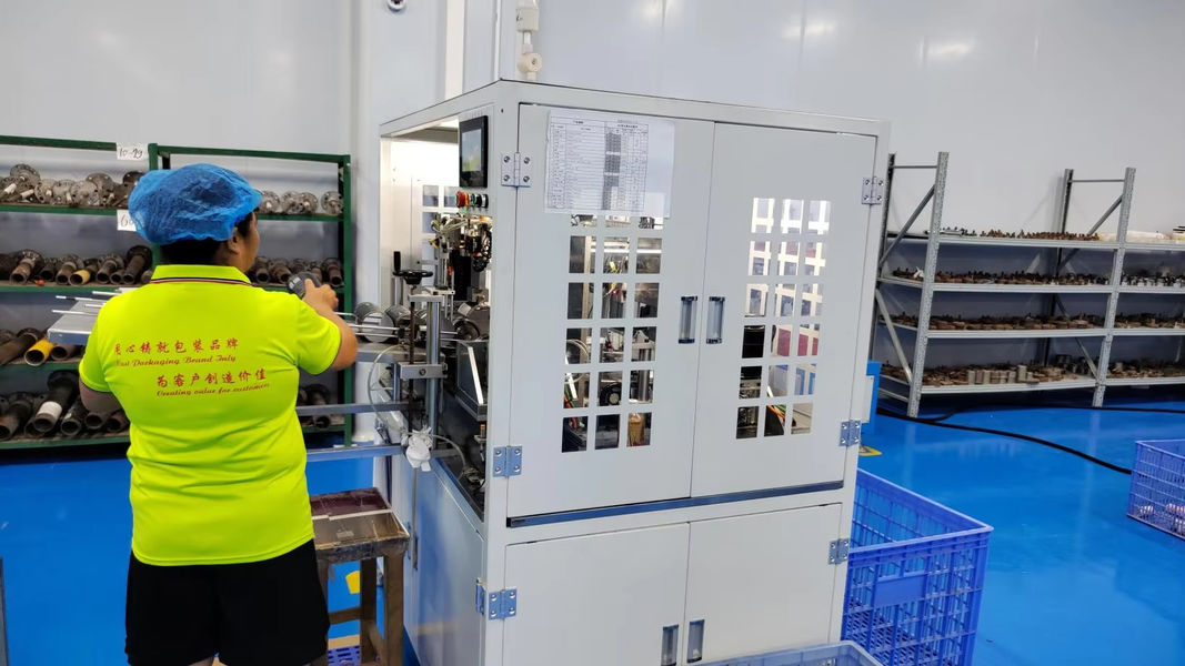 Guangzhou Huihua Packaging Products Co,.LTD línea de producción del fabricante